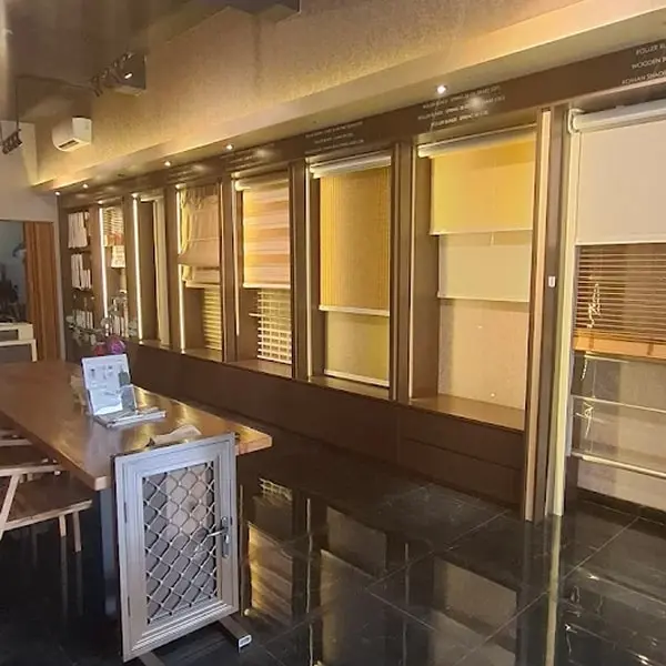 kain roller blind onna