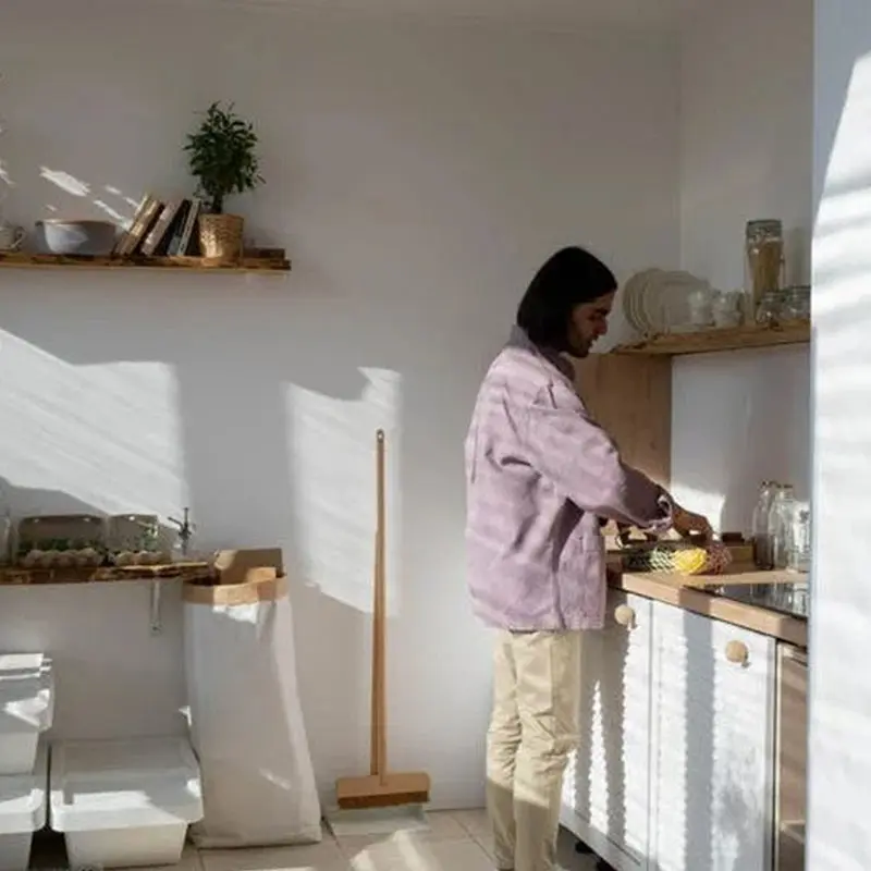 Buatlah Penyimpanan di Dinding 