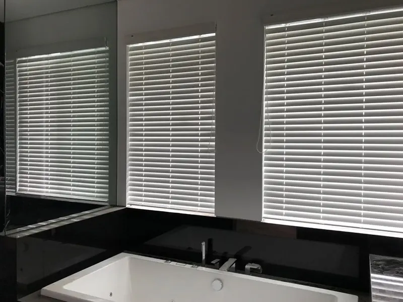 UV Blind Cocok Digunakan untuk Outdoor dan Area Kamar Mandi