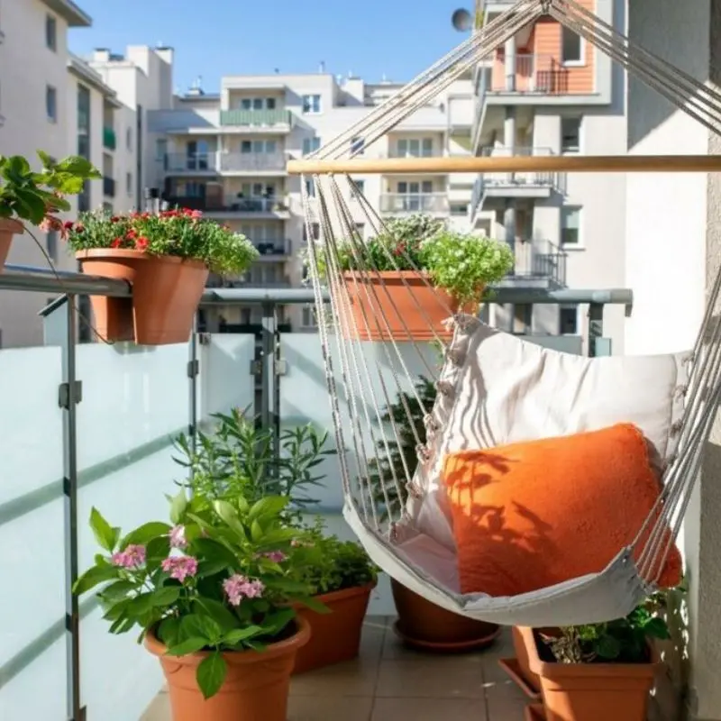 Tambahkan Tanaman Hias