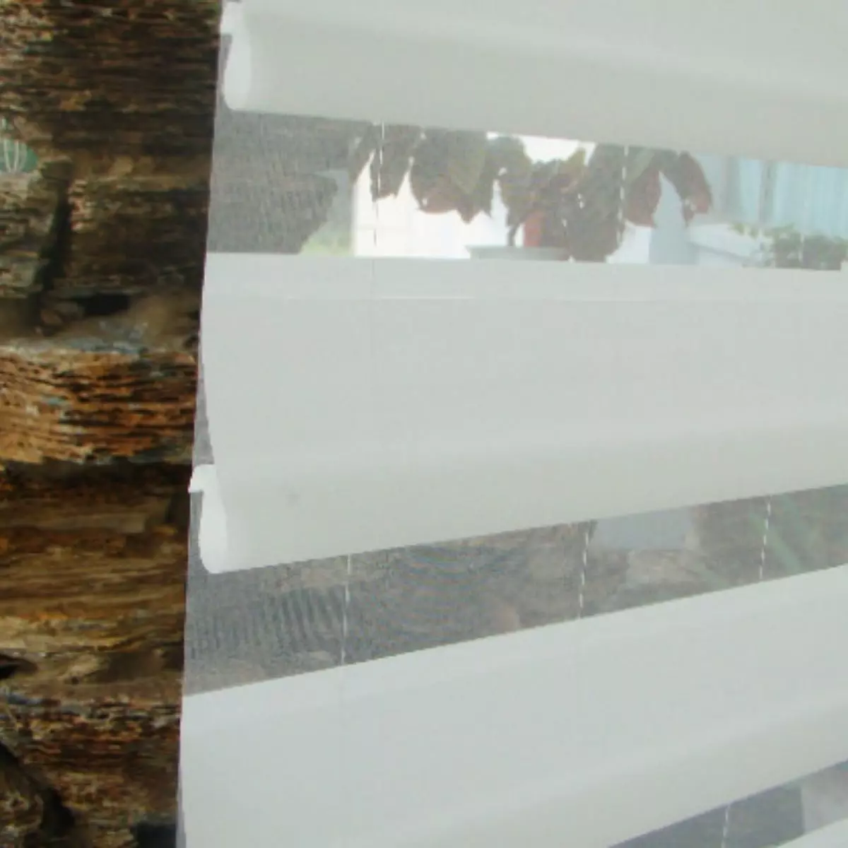 Mengapa Vitrom Blinds Cocok untuk Jendela Besar Minimalis?